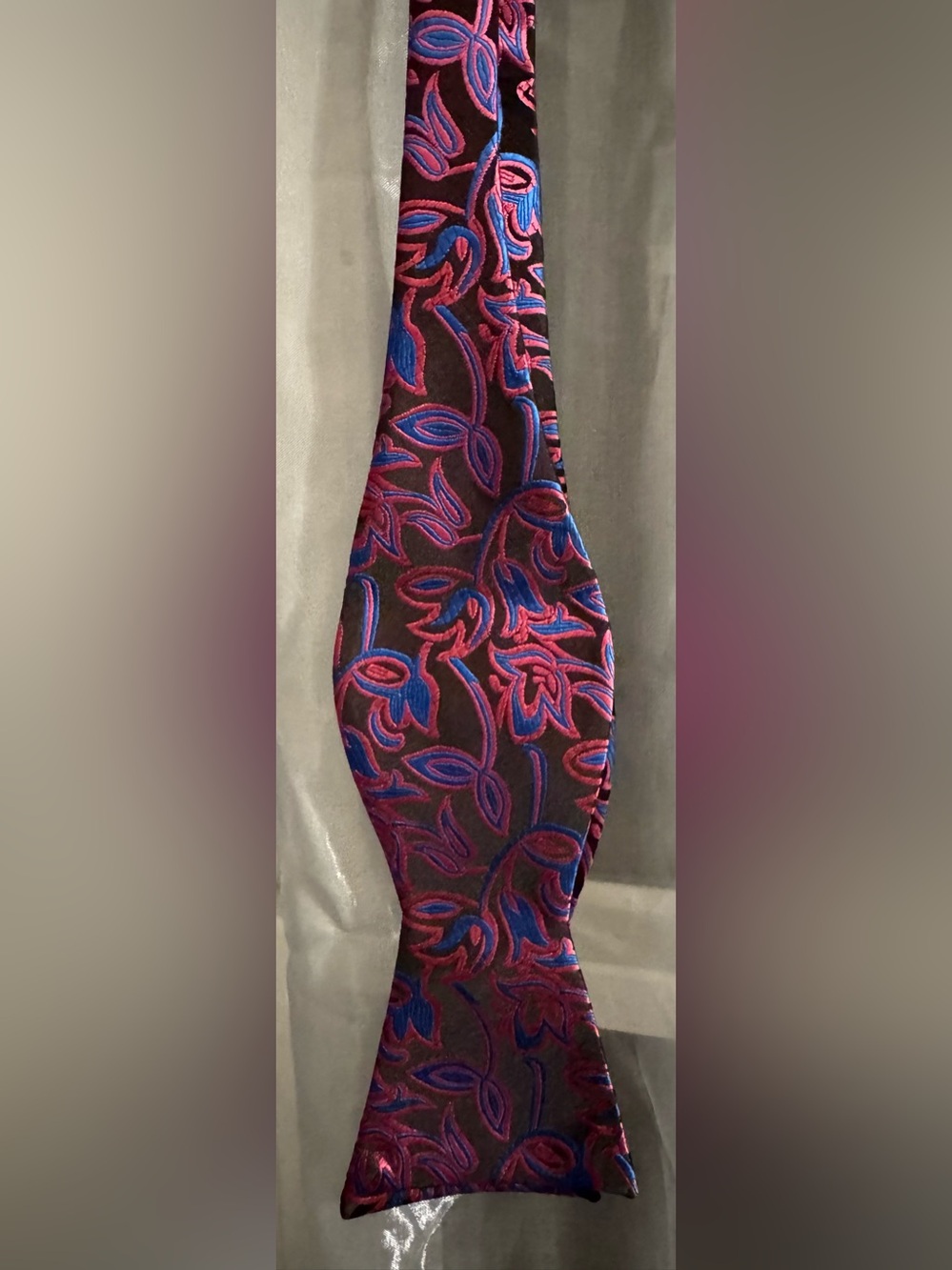 Kooelle Paisley Bow Tie in Maroon,Blue & Red